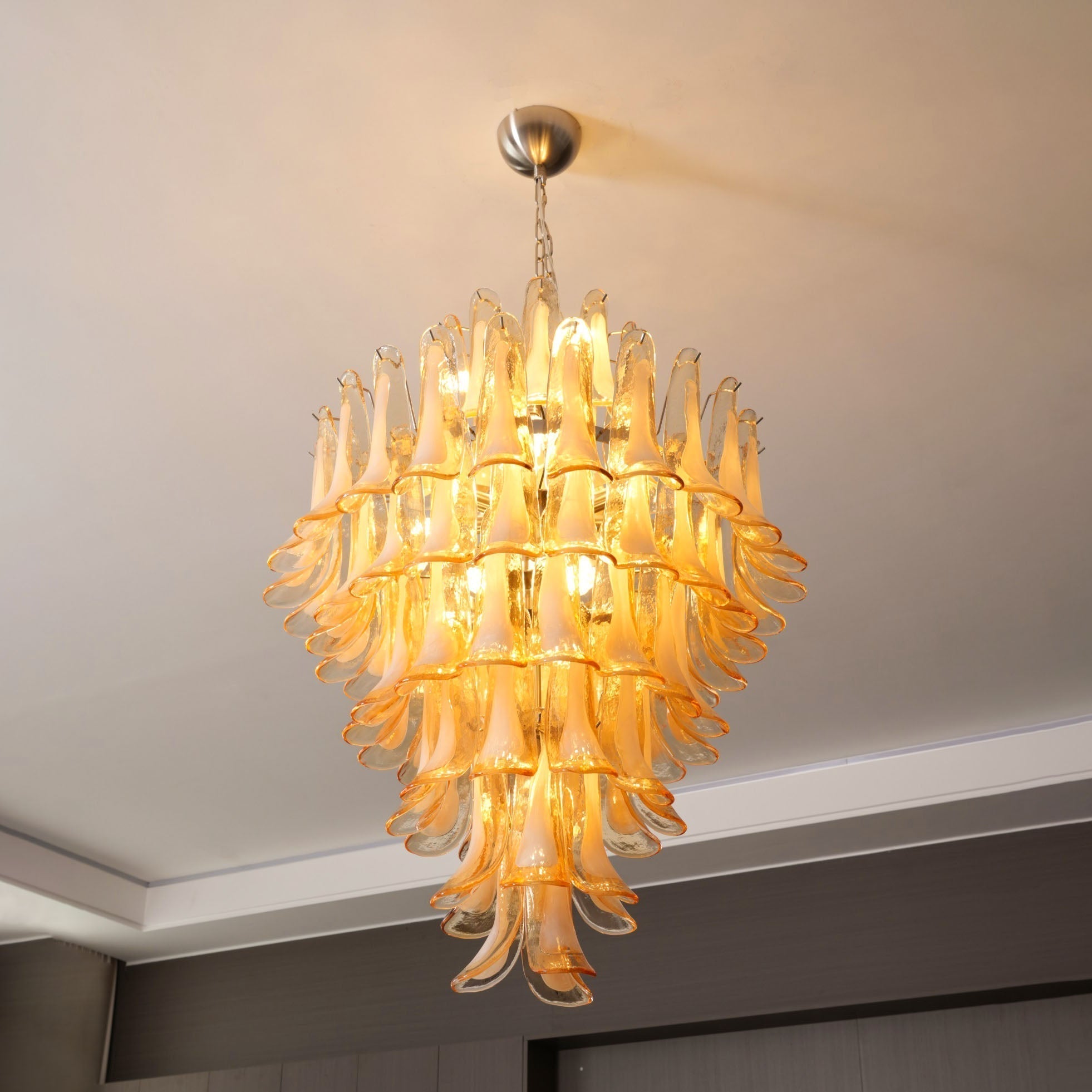 Zinc Lustre en Verre et Métal Postmoderne de Luxe en Forme de Pétale - Neutralighting