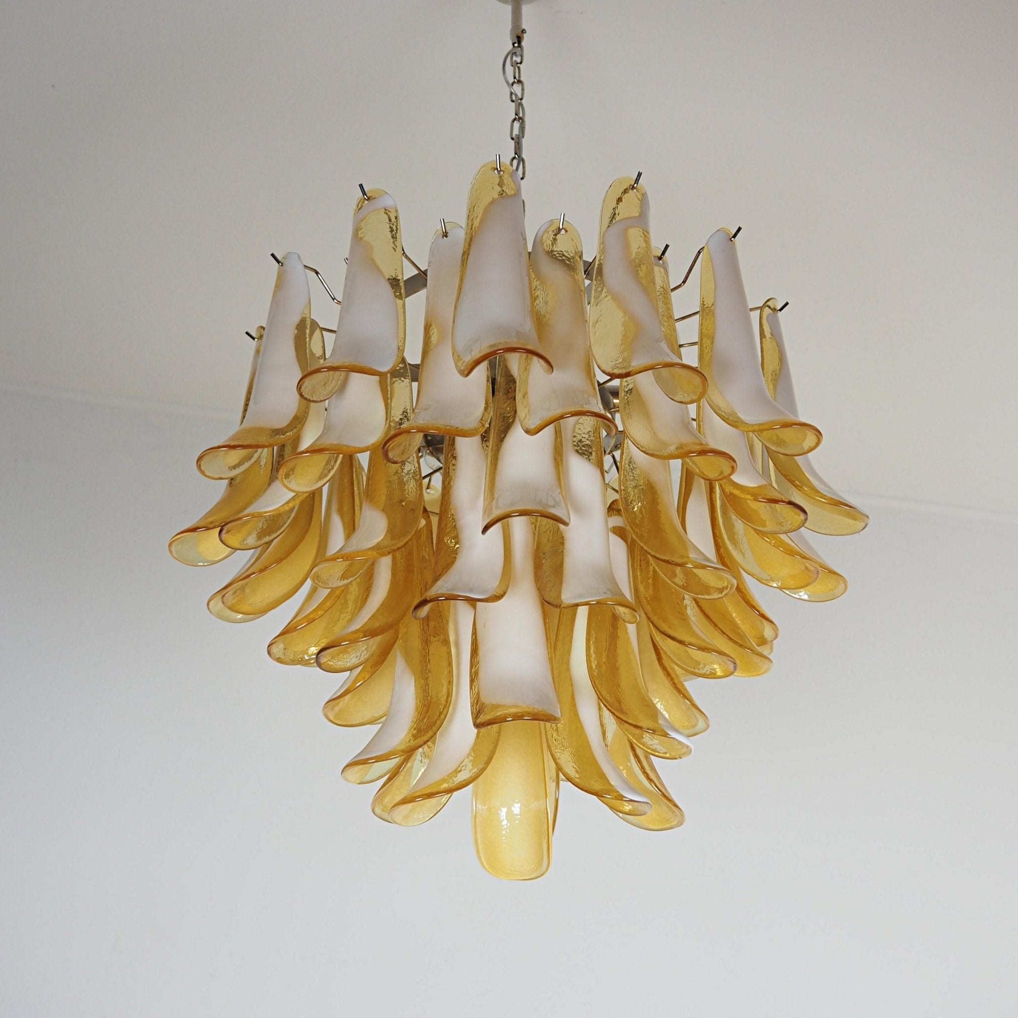 Aurora Chandelier Pétales en Verre de Murano Superposés - Neutralighting