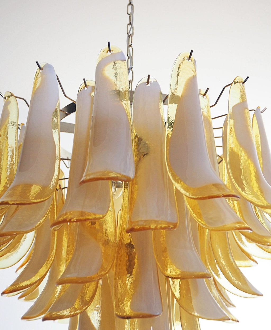 Aurora Chandelier Pétales en Verre de Murano Superposés - Neutralighting