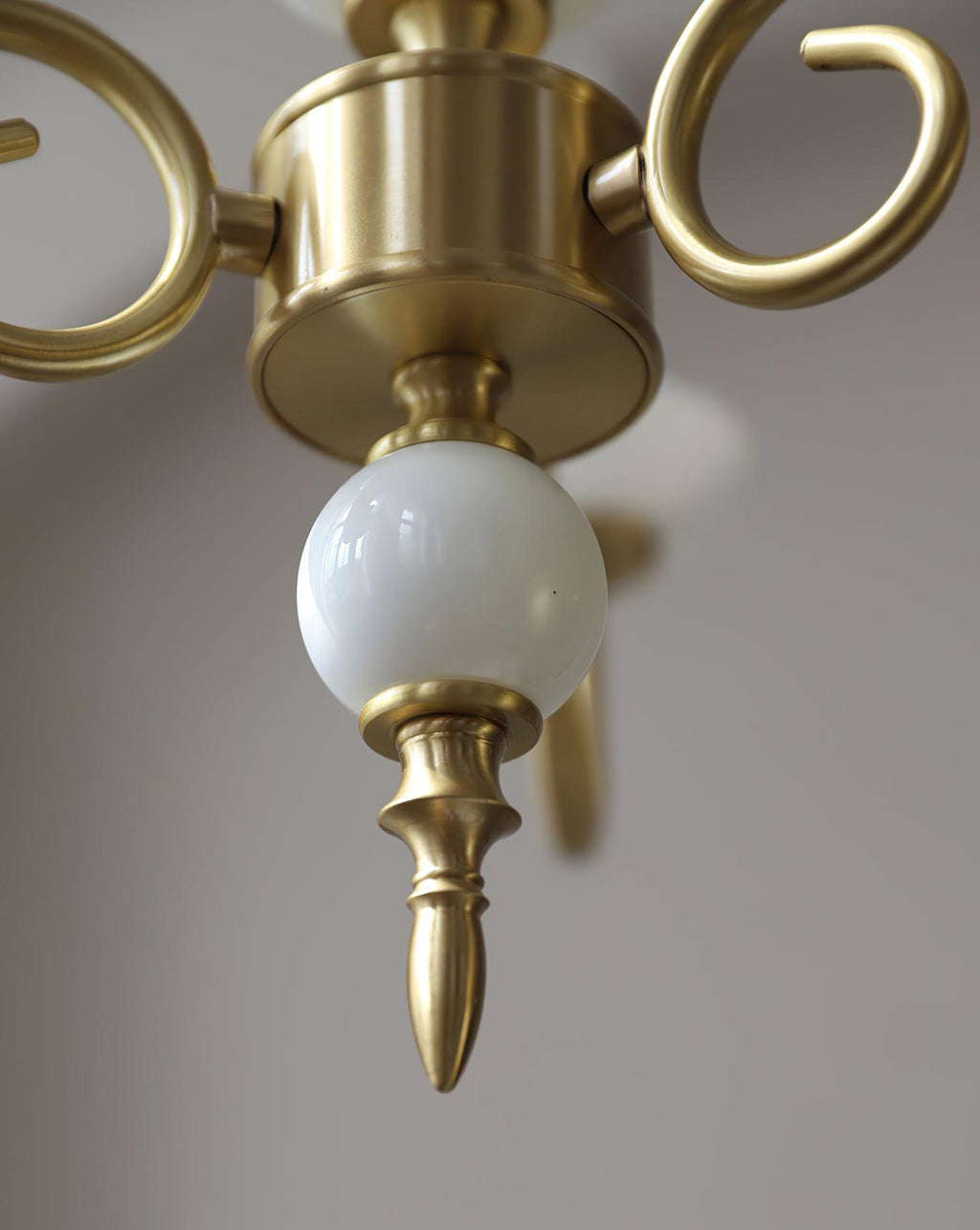 Lustra Chandelier Carlita Doré Moderne - Neutralighting