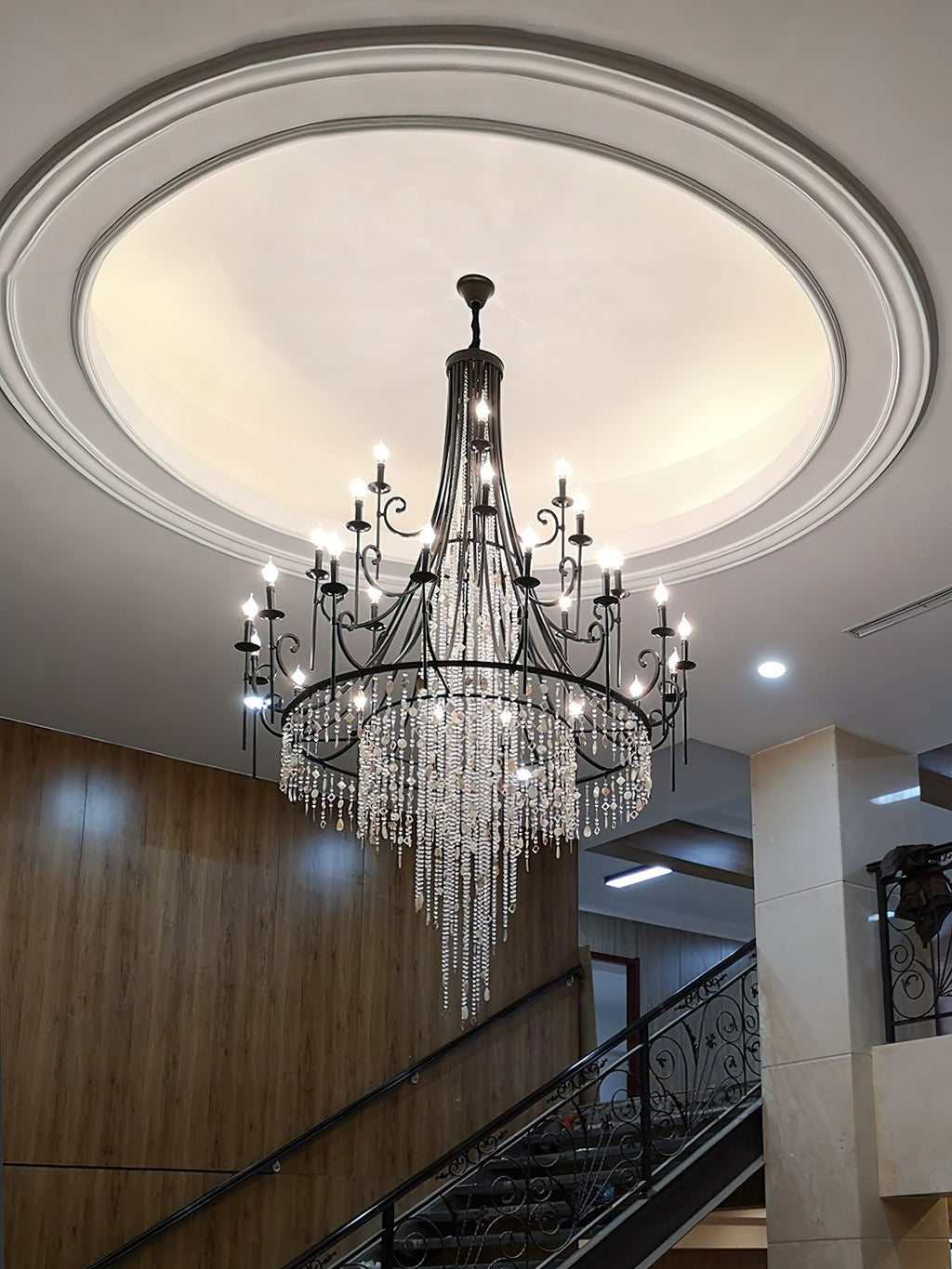 Trove Lustre en Métal Naturel et Albâtre de Luxe Postmoderne - Neutralighting