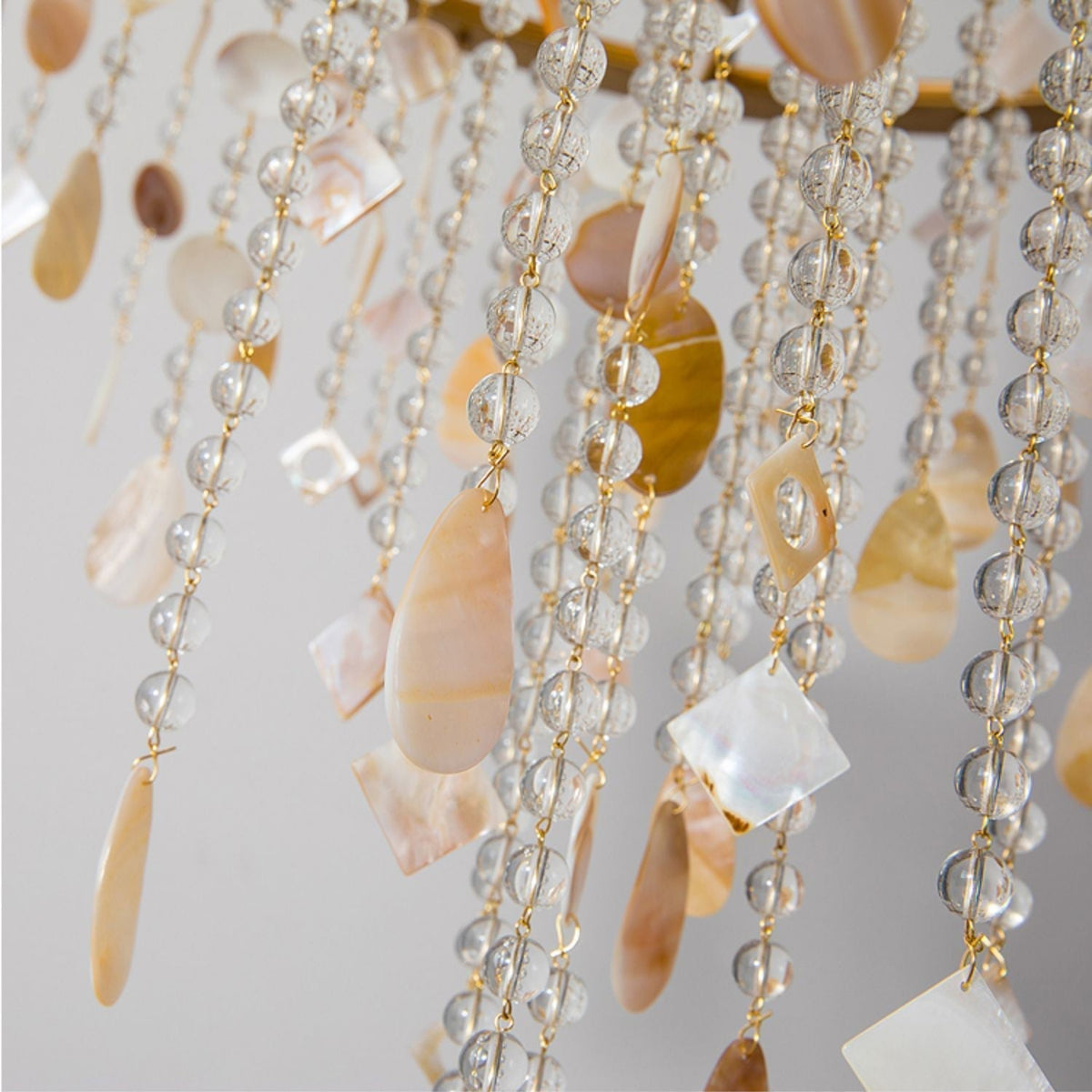 Trove Lustre en Métal Naturel et Albâtre de Luxe Postmoderne - Neutralighting