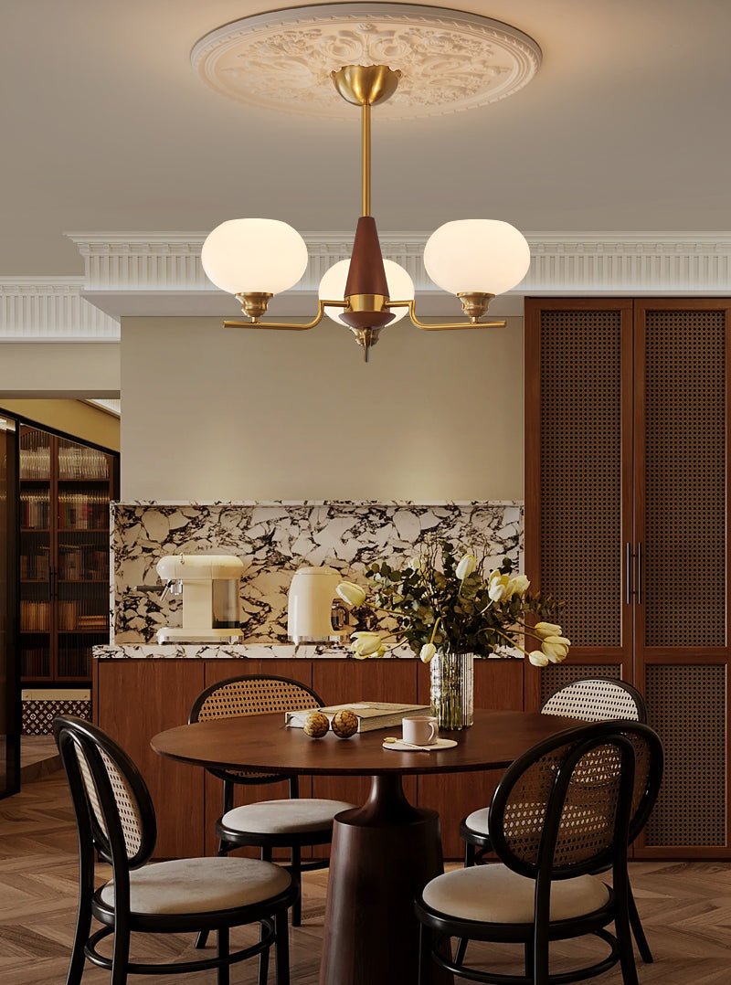 Lustra Chandelier en Noyer avec Globes en Verre Opale - Neutralighting