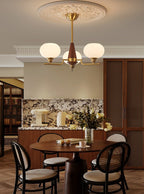 Lustra Chandelier en Noyer avec Globes en Verre Opale - Neutralighting