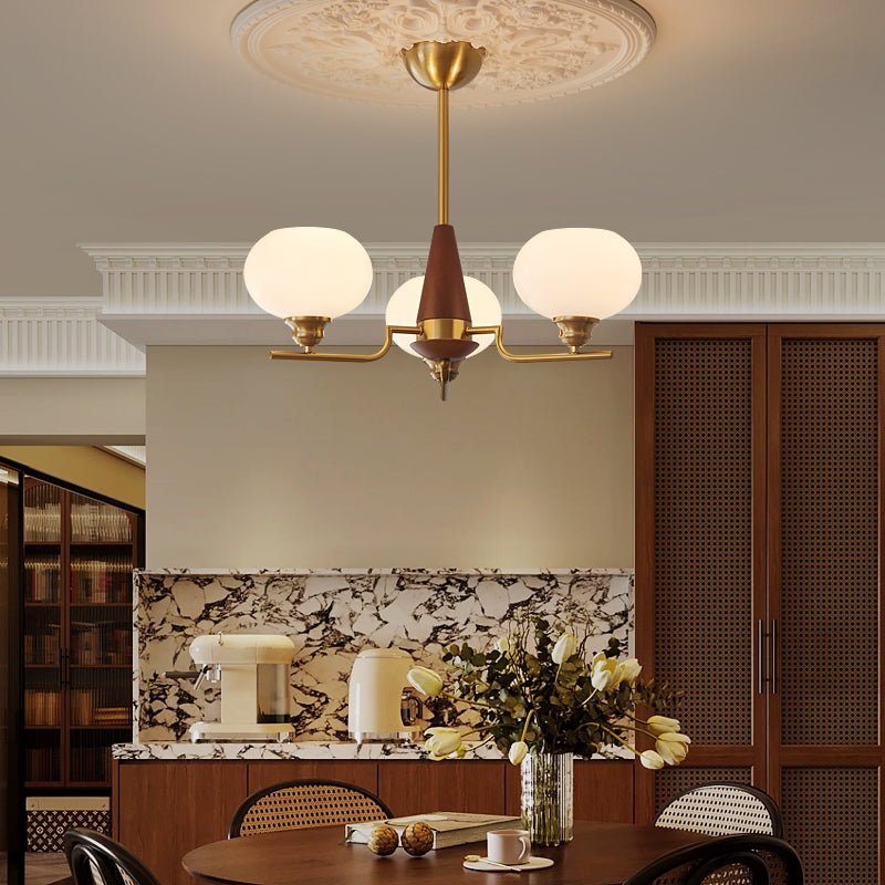 Lustra Chandelier en Noyer avec Globes en Verre Opale - Neutralighting