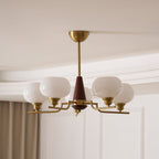 Lustra Chandelier en Noyer avec Globes en Verre Opale - Neutralighting