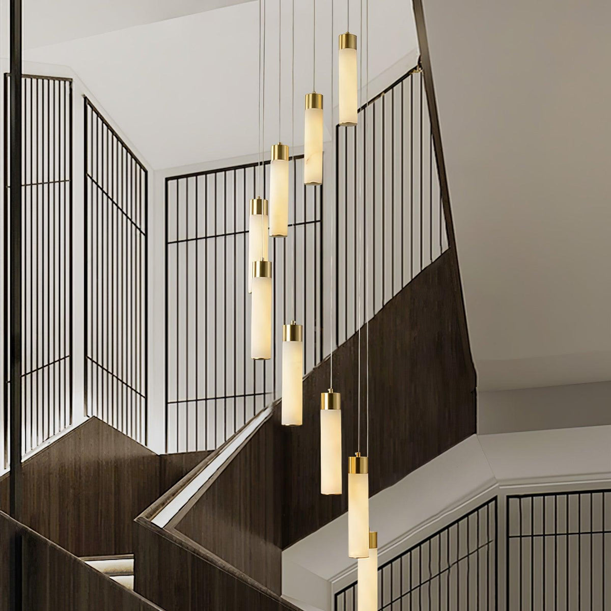 Aurelia Chandelier Albâtre pour Escalier - Neutralighting