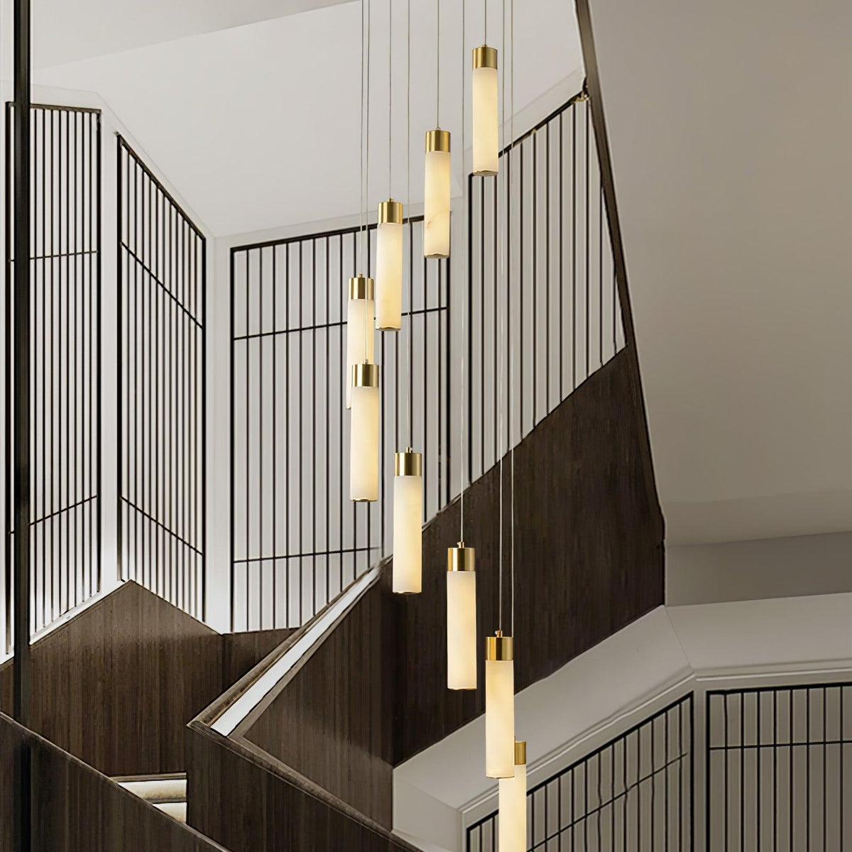 Aurelia Chandelier Albâtre pour Escalier - Neutralighting