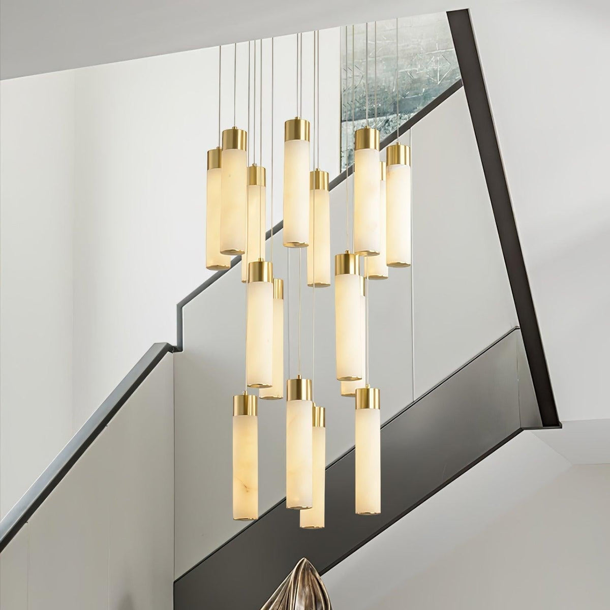 Aurelia Chandelier Albâtre pour Escalier - Neutralighting