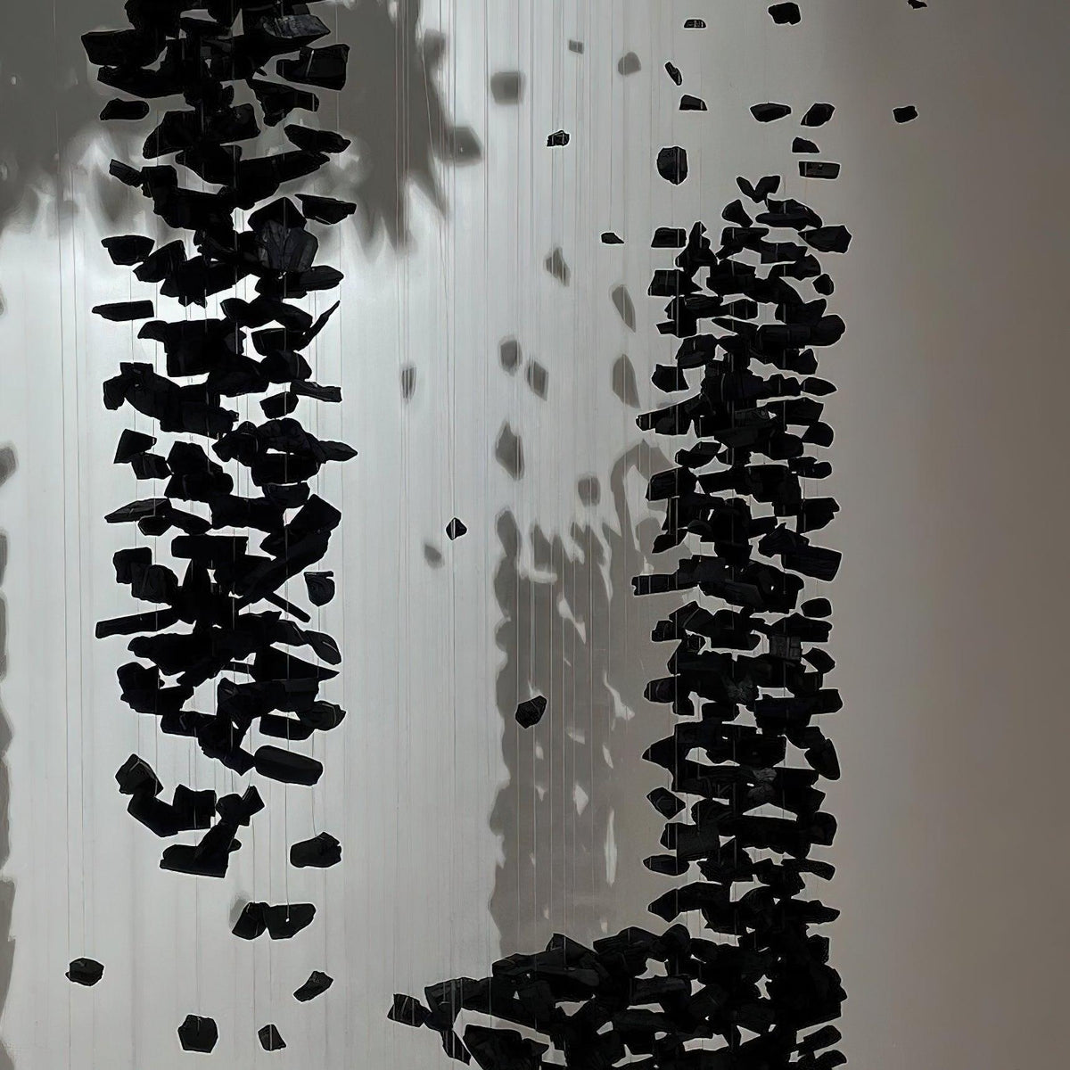Arsilus Chandelier Sculptural en Pierre Charbon - Neutralighting