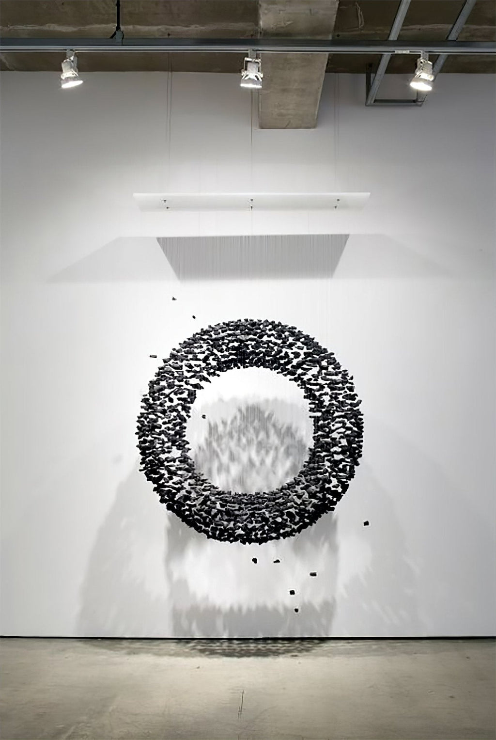 Arsilus Charbon Pierre Sculptural Lustre Orbiculaire - Neutralighting