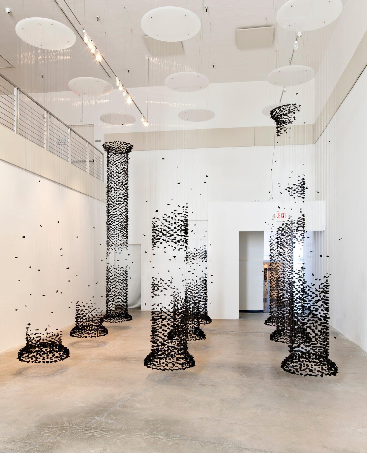 Arsilus Chandelier Sculptural en Pierre Charbon Lettres de S à Z - Neutralighting