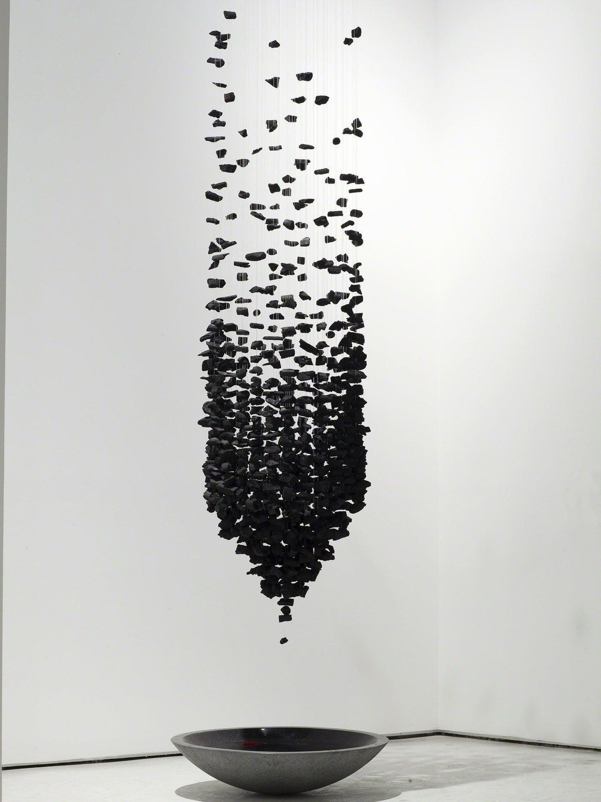 Arsilus Chandelier sculptural en pierre charbon, lettres de G à L - Neutralighting