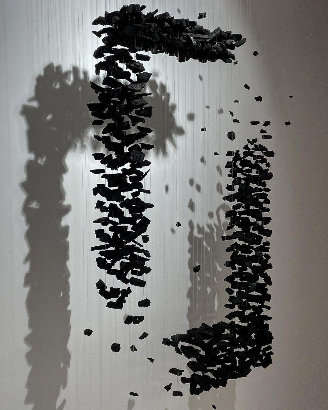 Arsilus Chandelier Sculptural en Pierre Charbon - Neutralighting