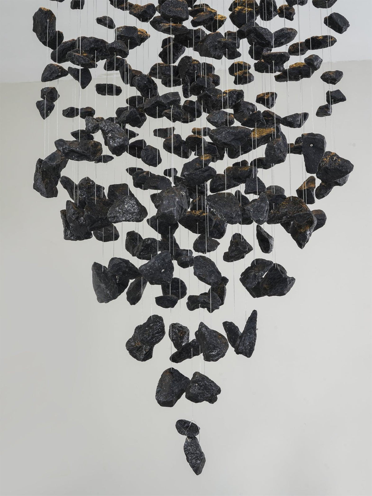 Arsilus Chandelier Sculptural en Pierre Charbon - Neutralighting