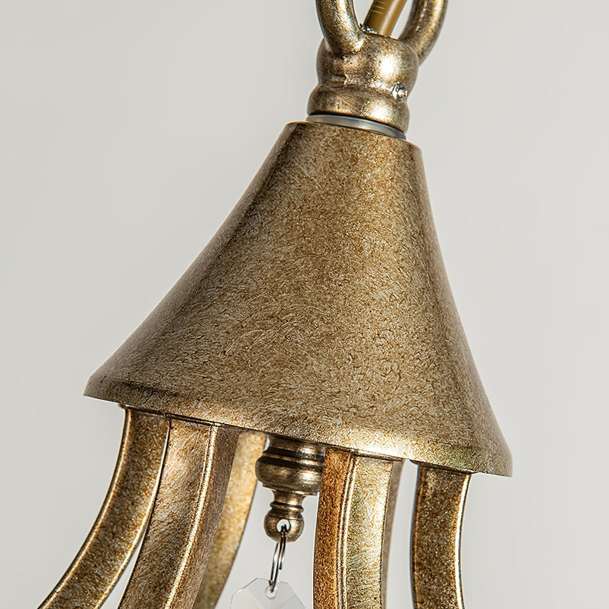 Chandelier en Laiton Métal Cristal Vintage Alliant Luxe et Élégance - Neutralighting