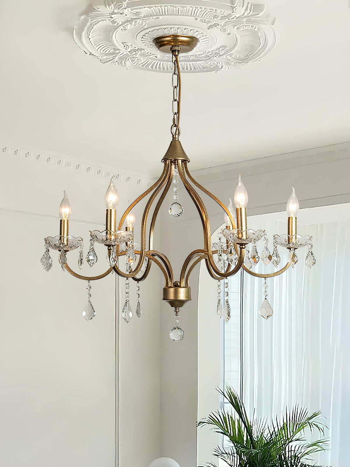 Chandelier en Laiton Métal Cristal Vintage Alliant Luxe et Élégance - Neutralighting