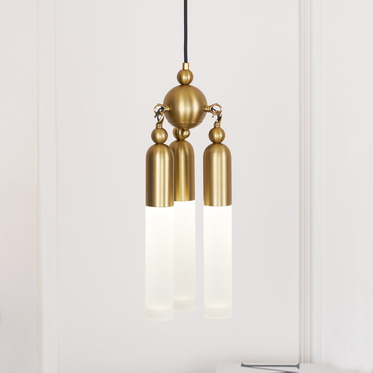 Lampe Suspendue Métal-Acrylique Moderne Minimaliste Tilt - Neutralighting