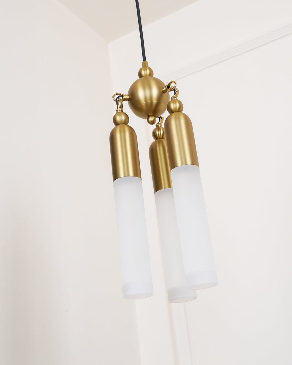 Lampe Suspendue Métal-Acrylique Moderne Minimaliste Tilt - Neutralighting