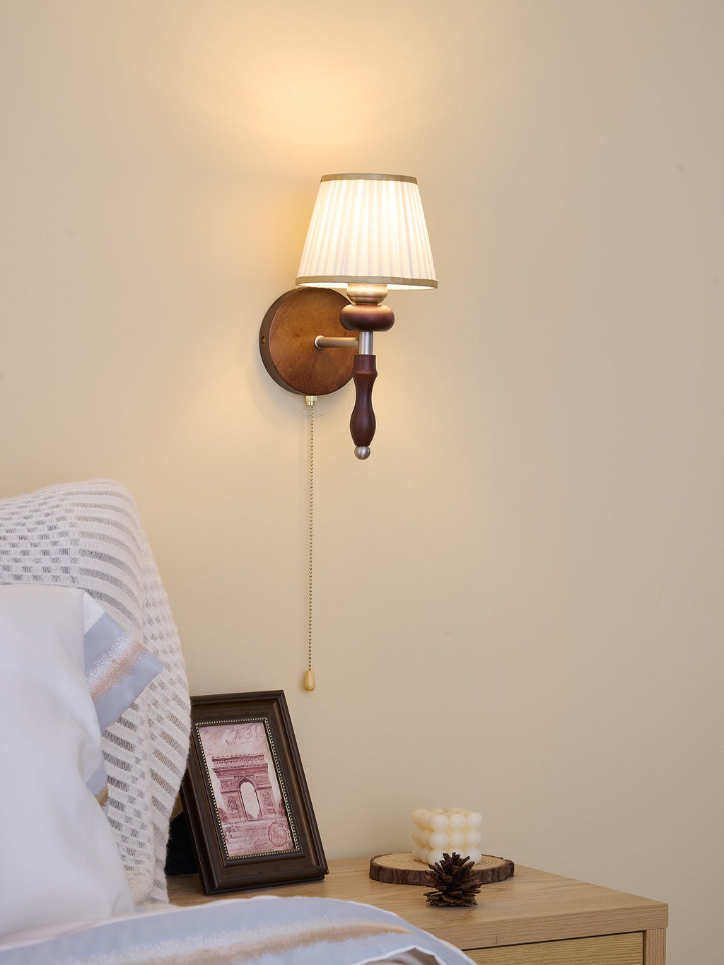 Eshae Applique Murale en Tissu et Bois Premium - Neutralighting