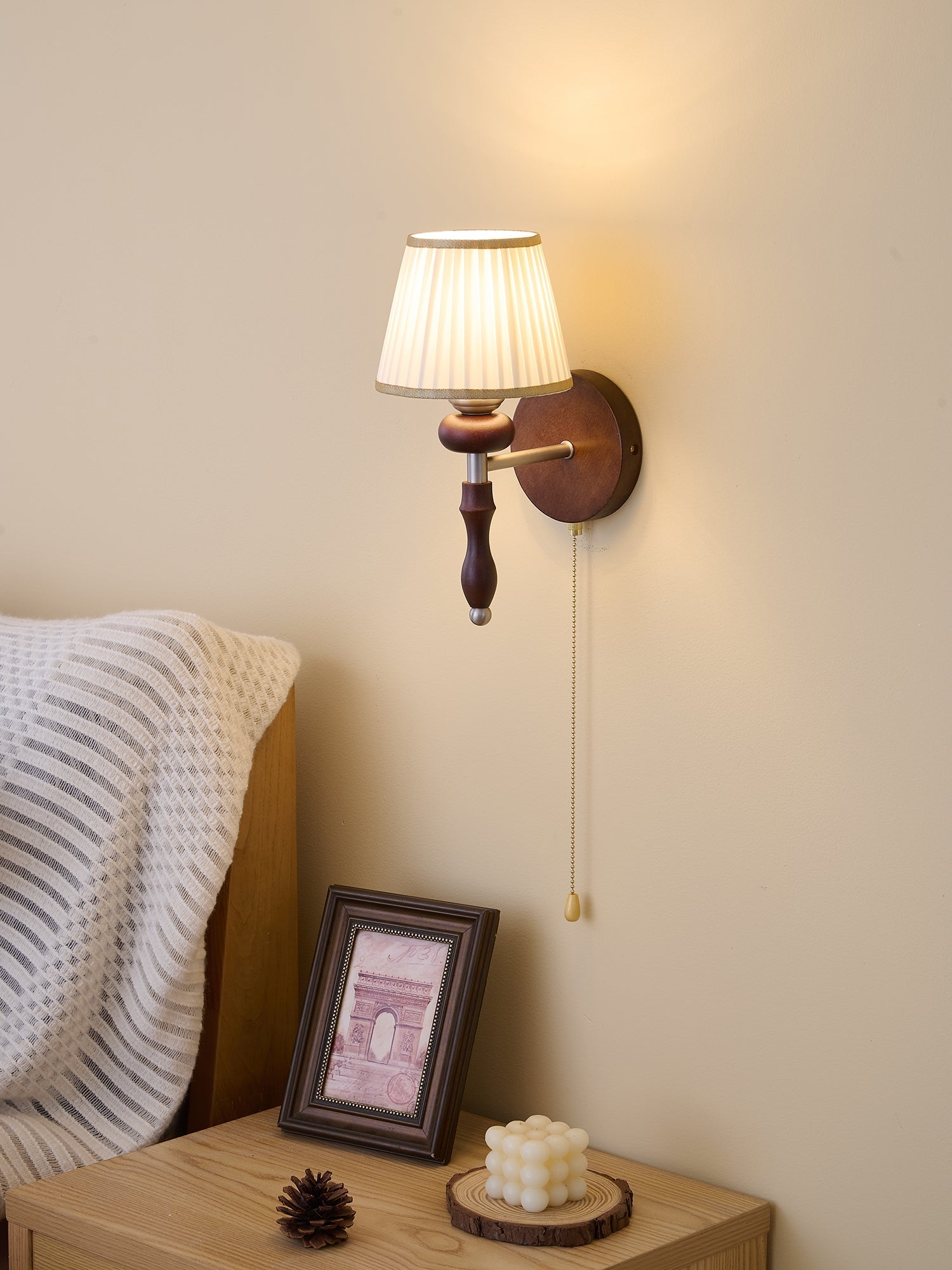 Eshae Applique Murale en Tissu et Bois Premium - Neutralighting