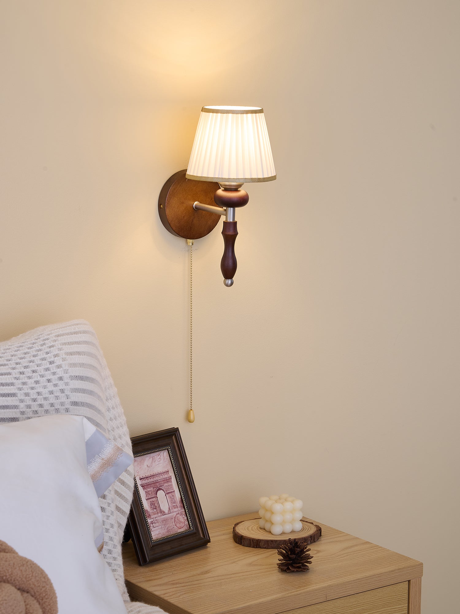 Eshae Applique Murale en Tissu et Bois Premium - Neutralighting