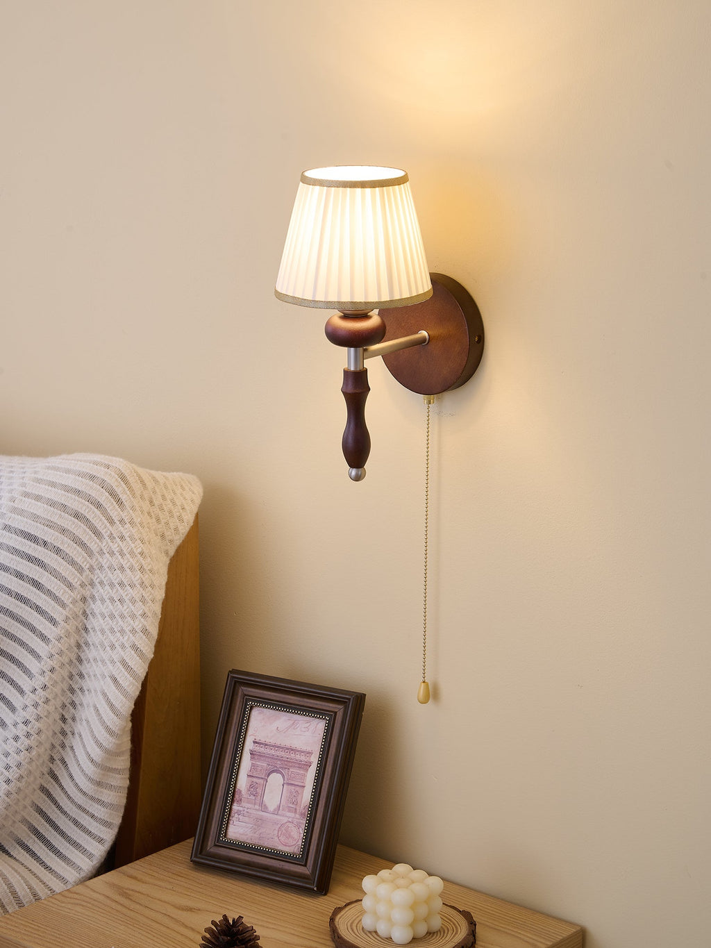 Eshae Applique Murale en Tissu et Bois Premium - Neutralighting