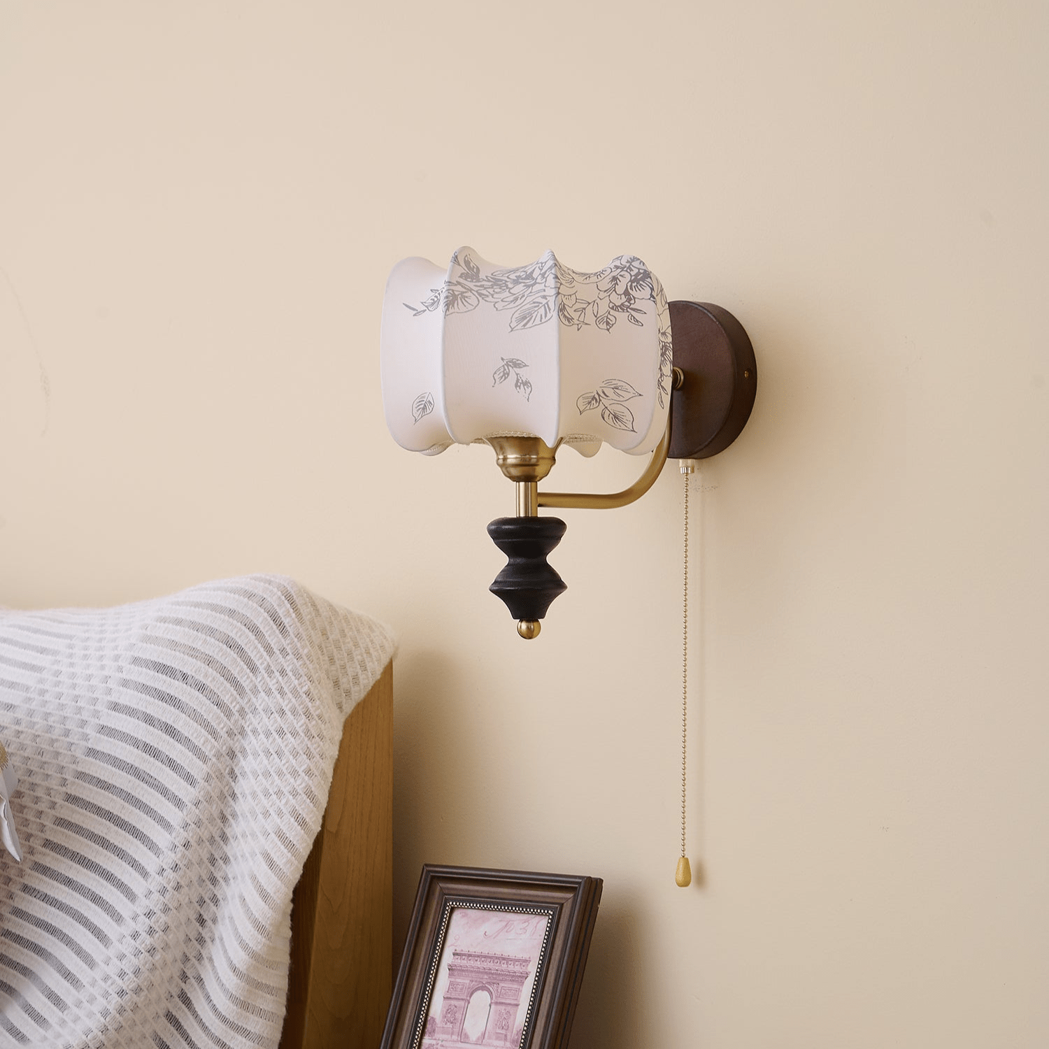 Eshae Applique Murale en Tissu et Bois Premium - Neutralighting