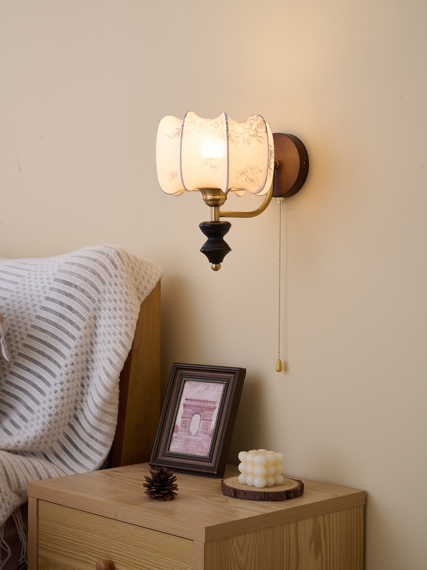 Eshae Applique Murale en Tissu et Bois Premium - Neutralighting