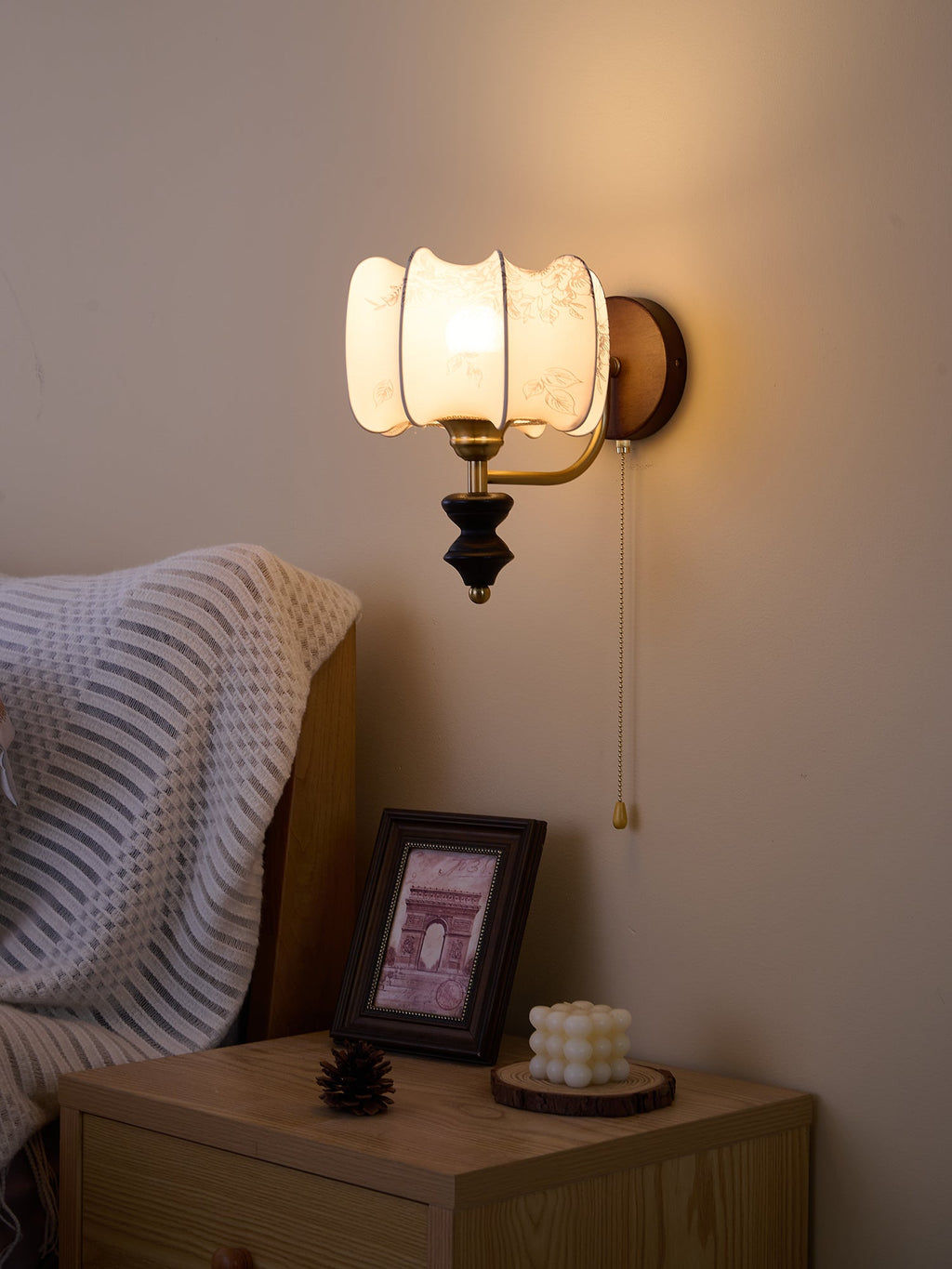Eshae Applique Murale en Tissu et Bois Premium - Neutralighting