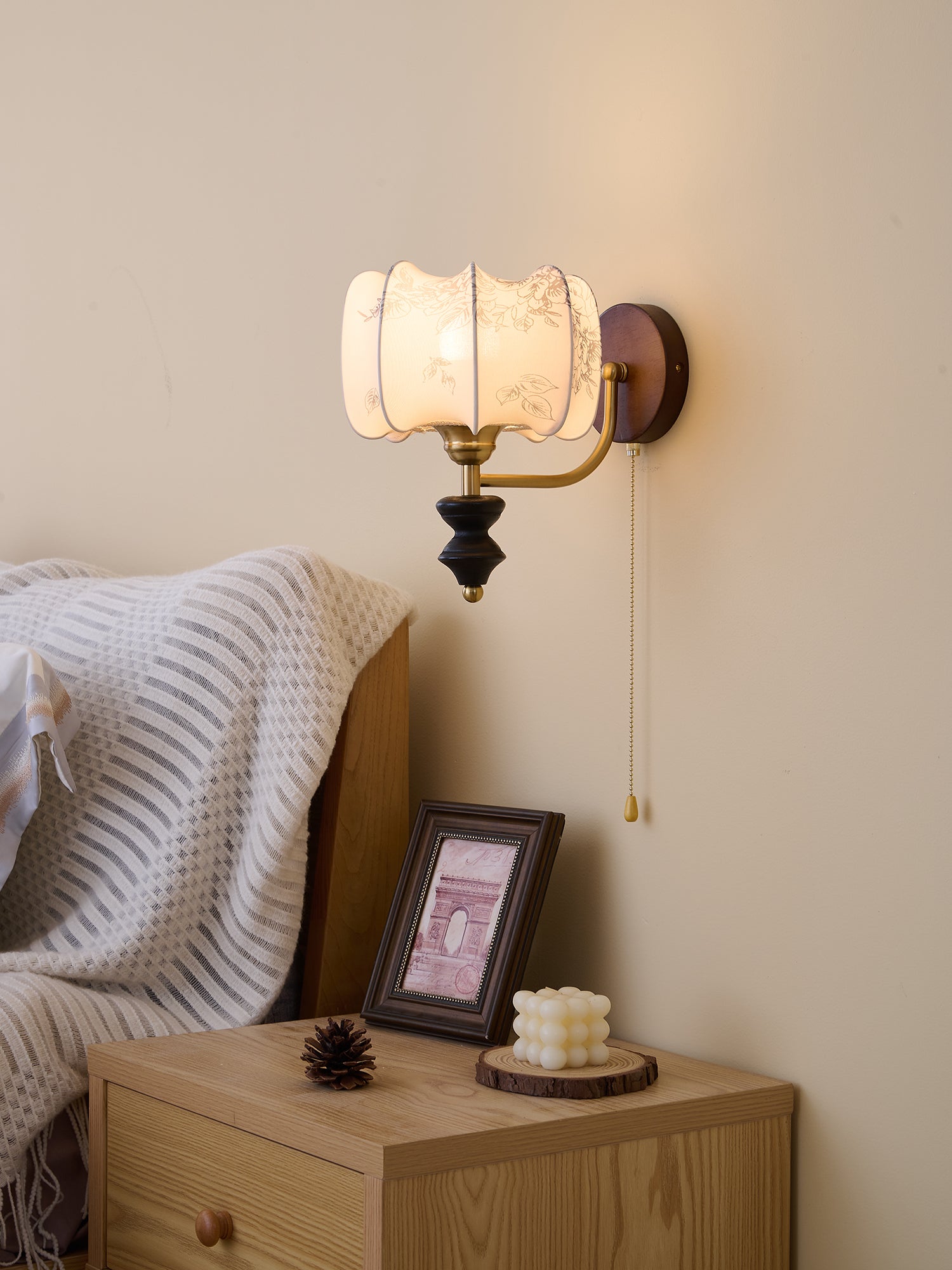Eshae Applique Murale en Tissu et Bois Premium - Neutralighting