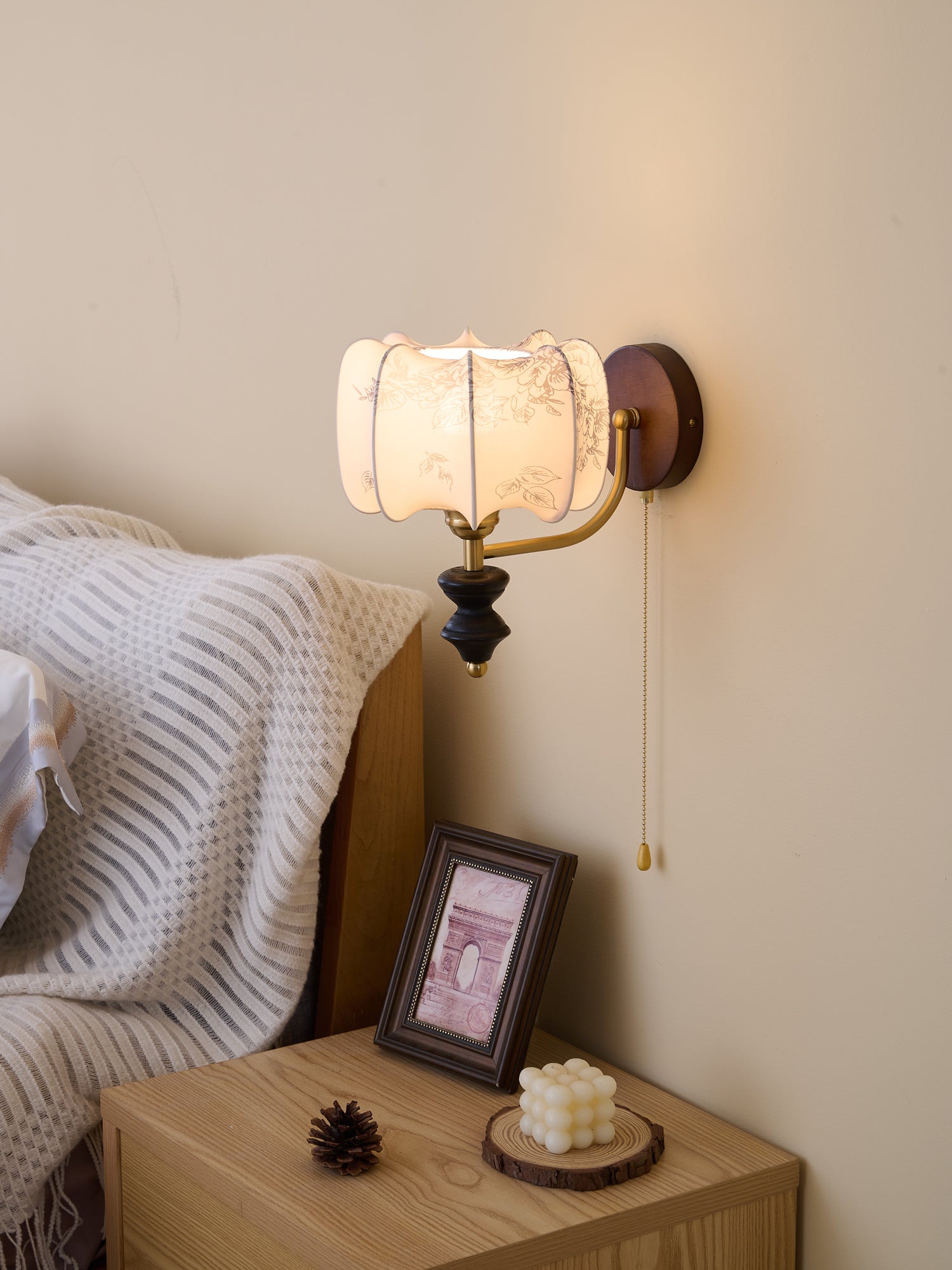 Eshae Applique Murale en Tissu et Bois Premium - Neutralighting