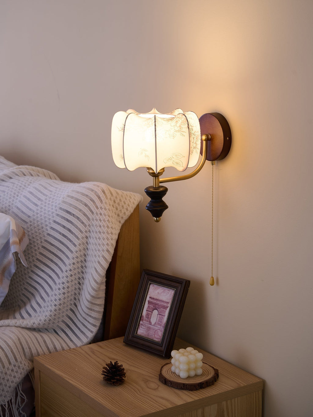Eshae Applique Murale en Tissu et Bois Premium - Neutralighting