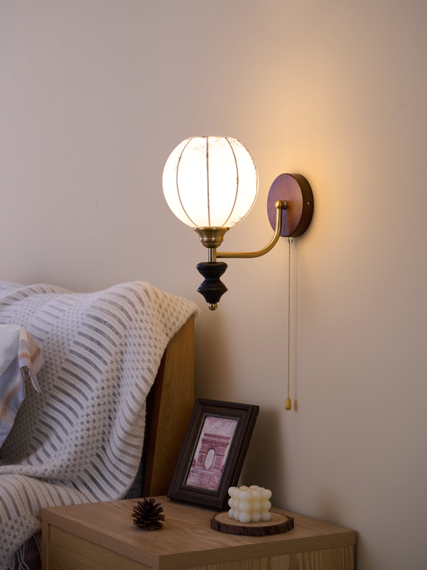 Eshae Applique Murale en Tissu et Bois Premium - Neutralighting