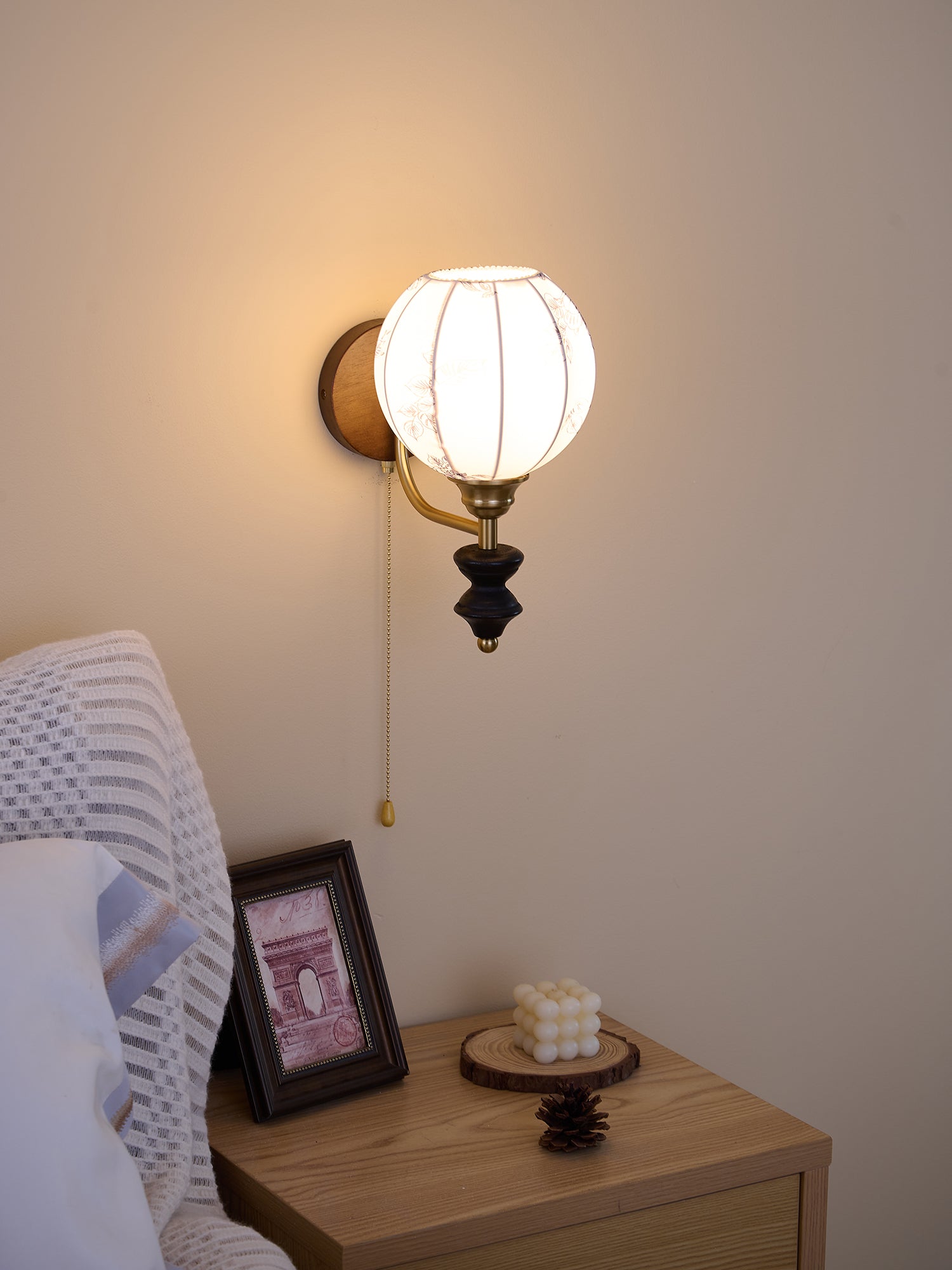 Eshae Applique Murale en Tissu et Bois Premium - Neutralighting