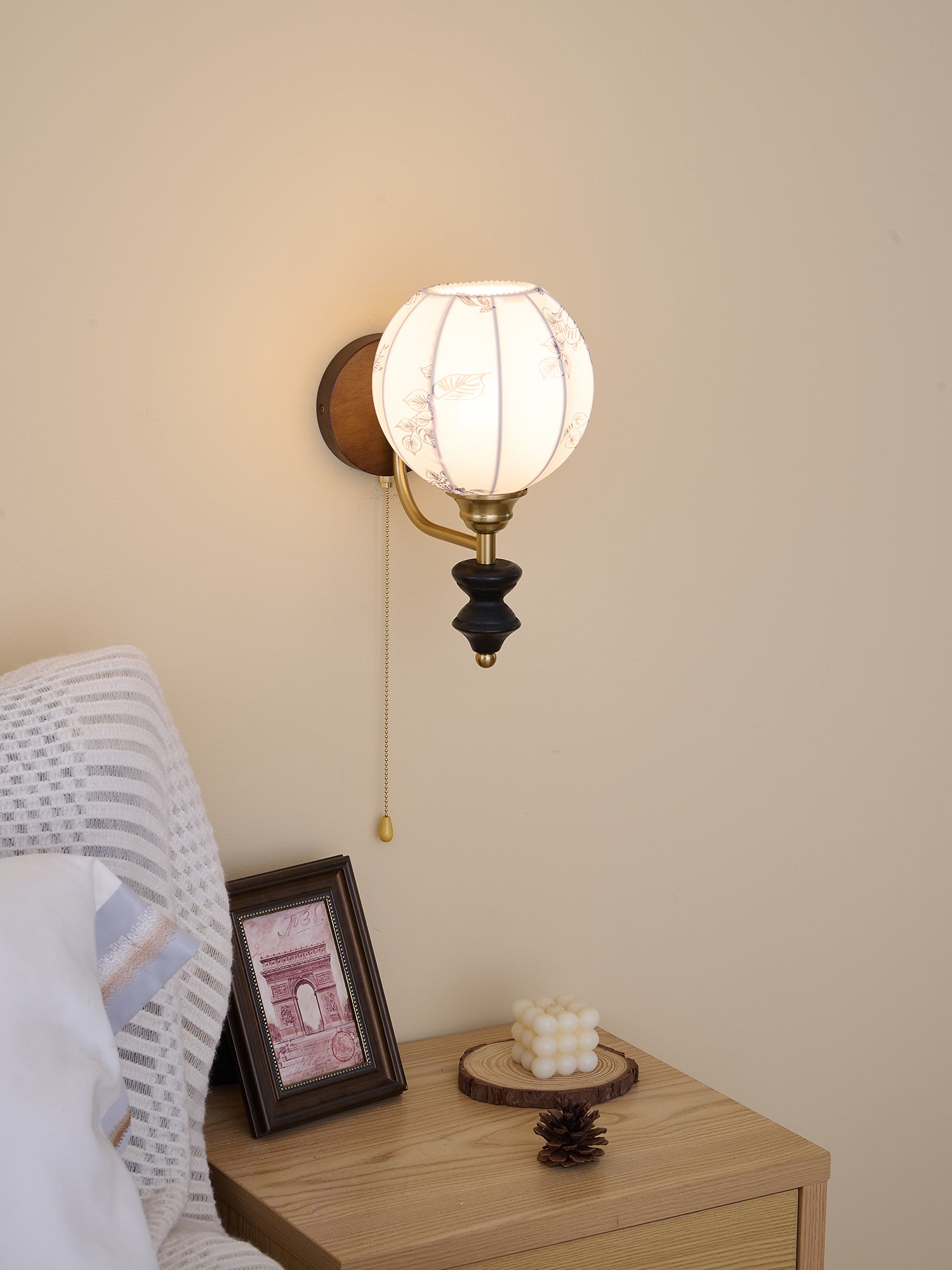 Eshae Applique Murale en Tissu et Bois Premium - Neutralighting