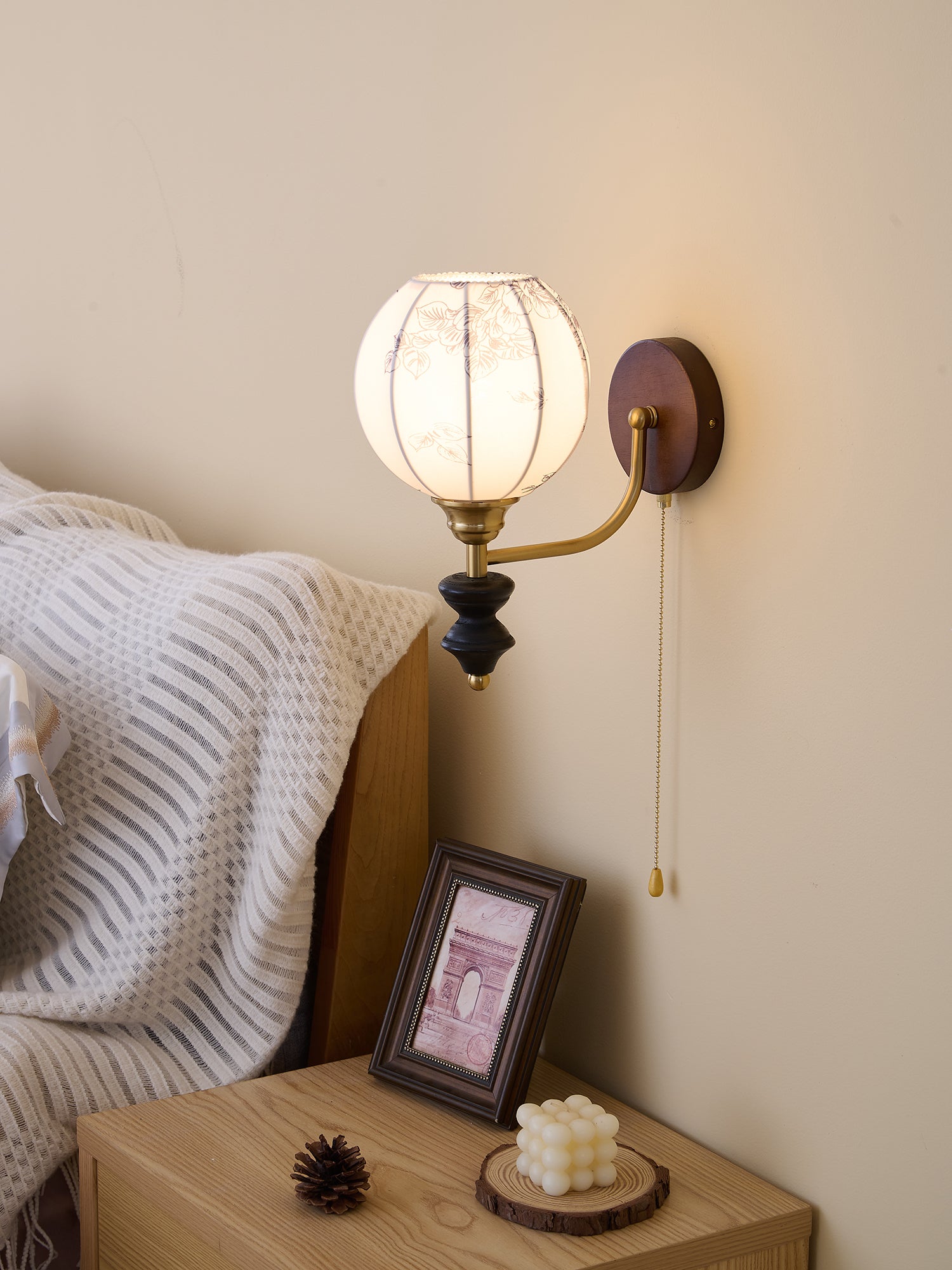 Eshae Applique Murale en Tissu et Bois Premium - Neutralighting