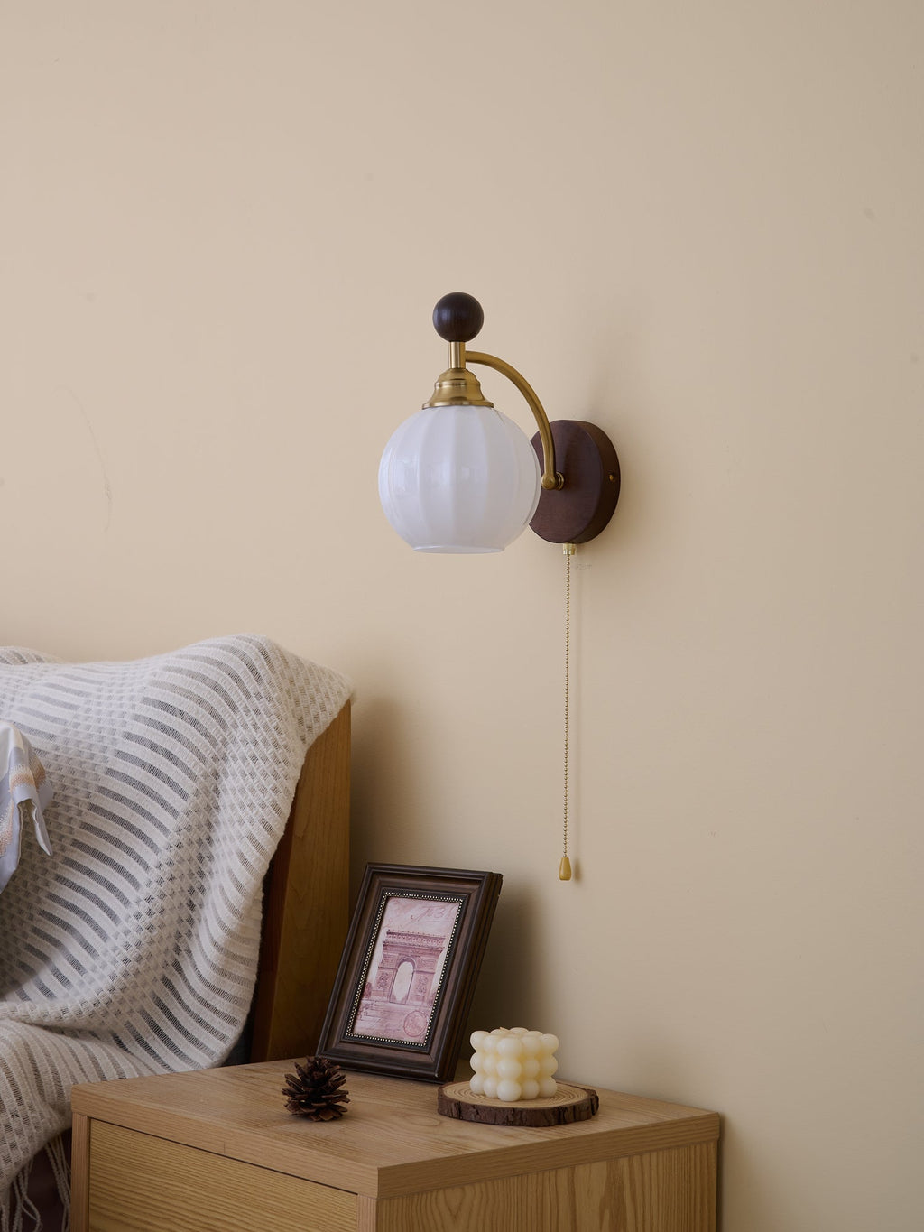 Eshae Applique Murale en Tissu et Bois Premium - Neutralighting
