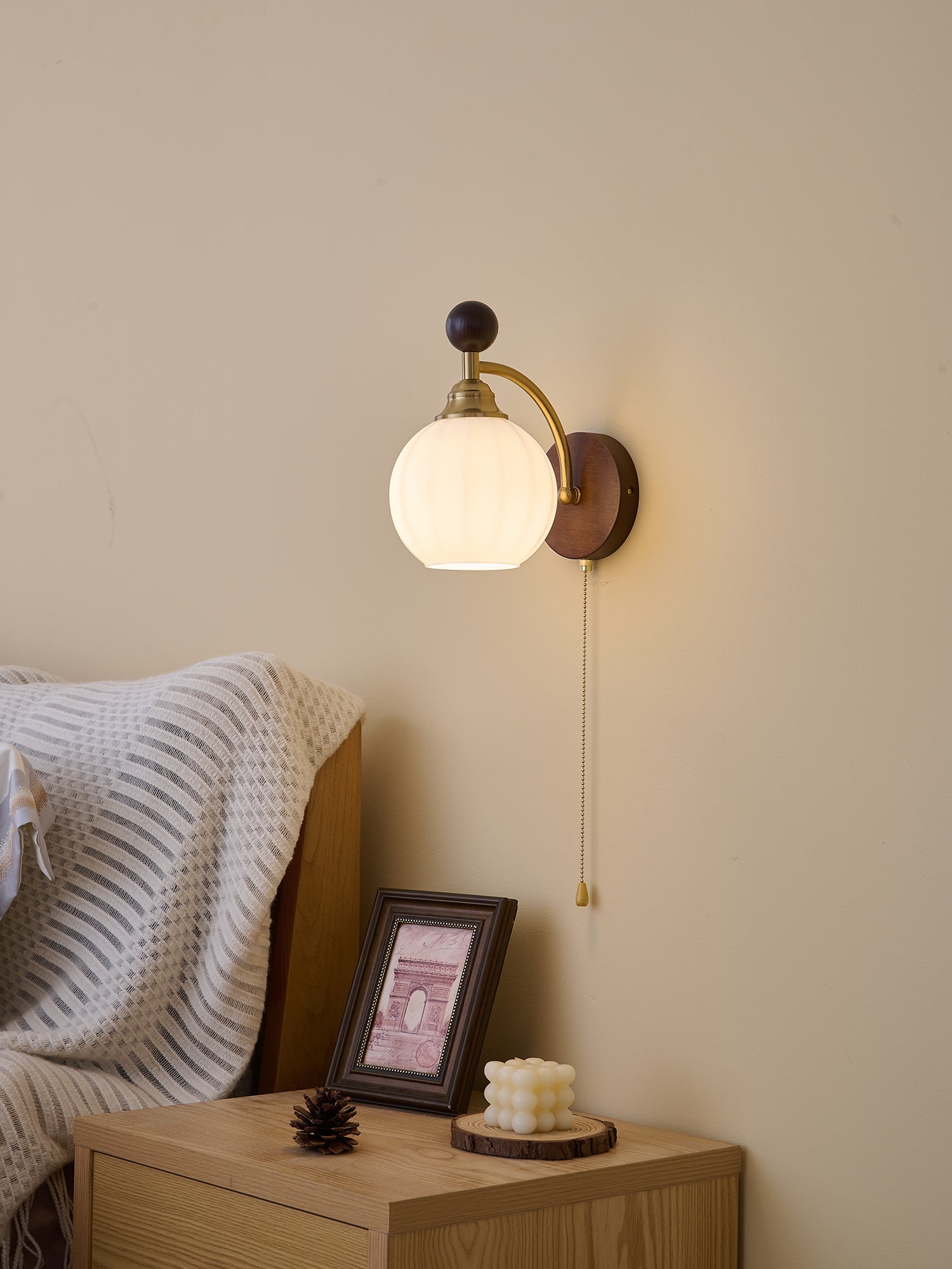 Eshae Applique Murale en Tissu et Bois Premium - Neutralighting