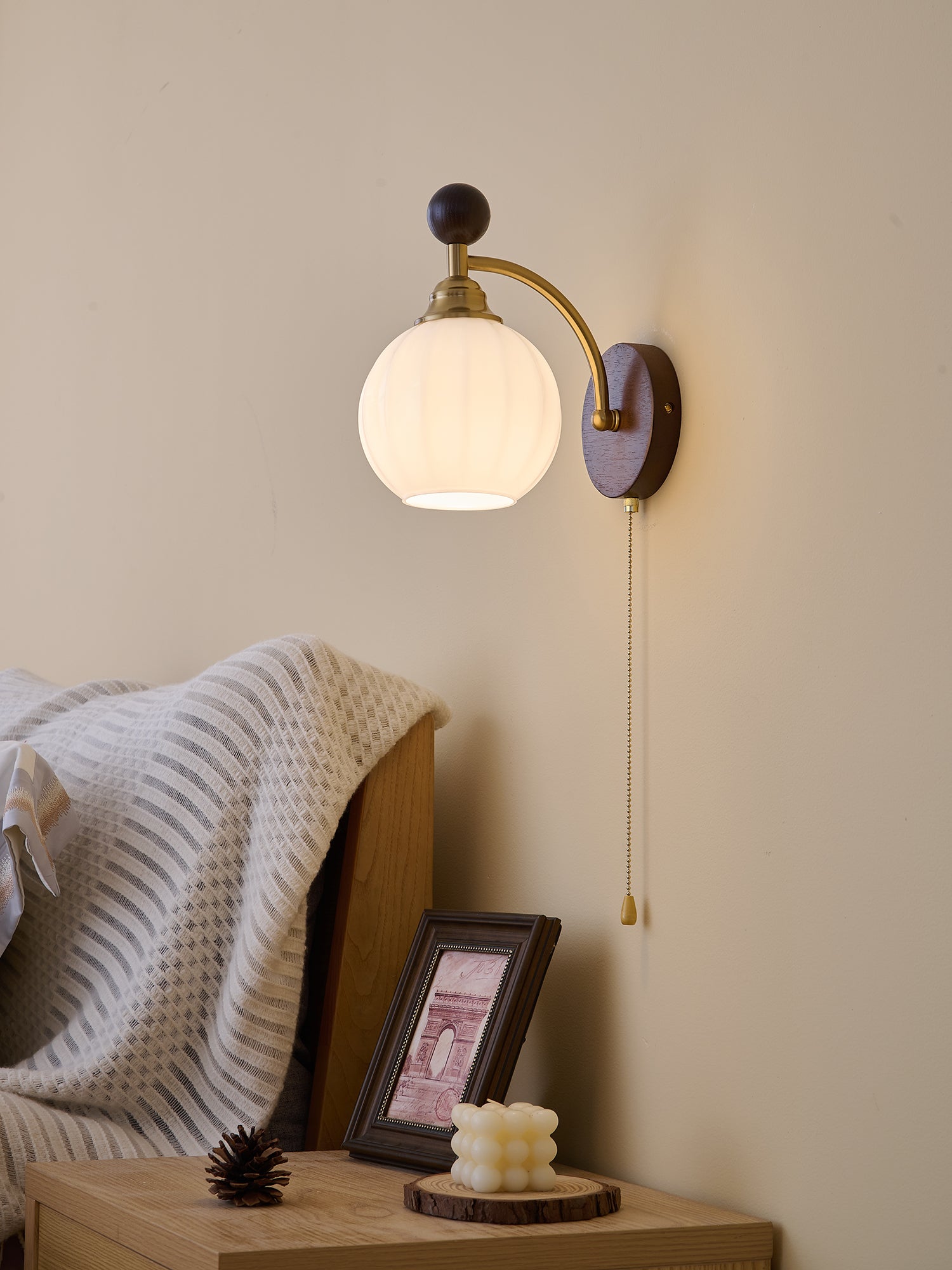 Eshae Applique Murale en Tissu et Bois Premium - Neutralighting