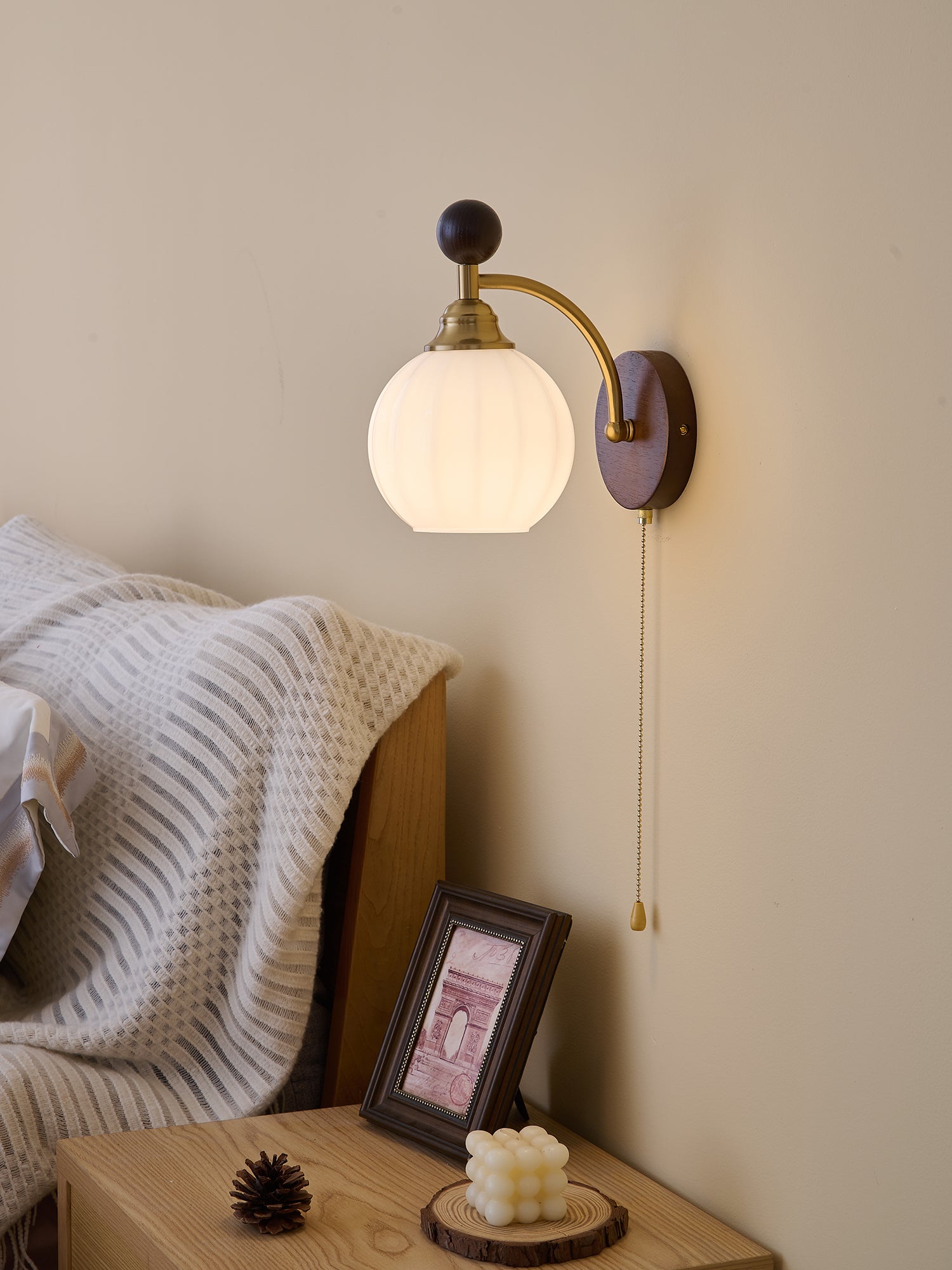 Eshae Applique Murale en Tissu et Bois Premium - Neutralighting