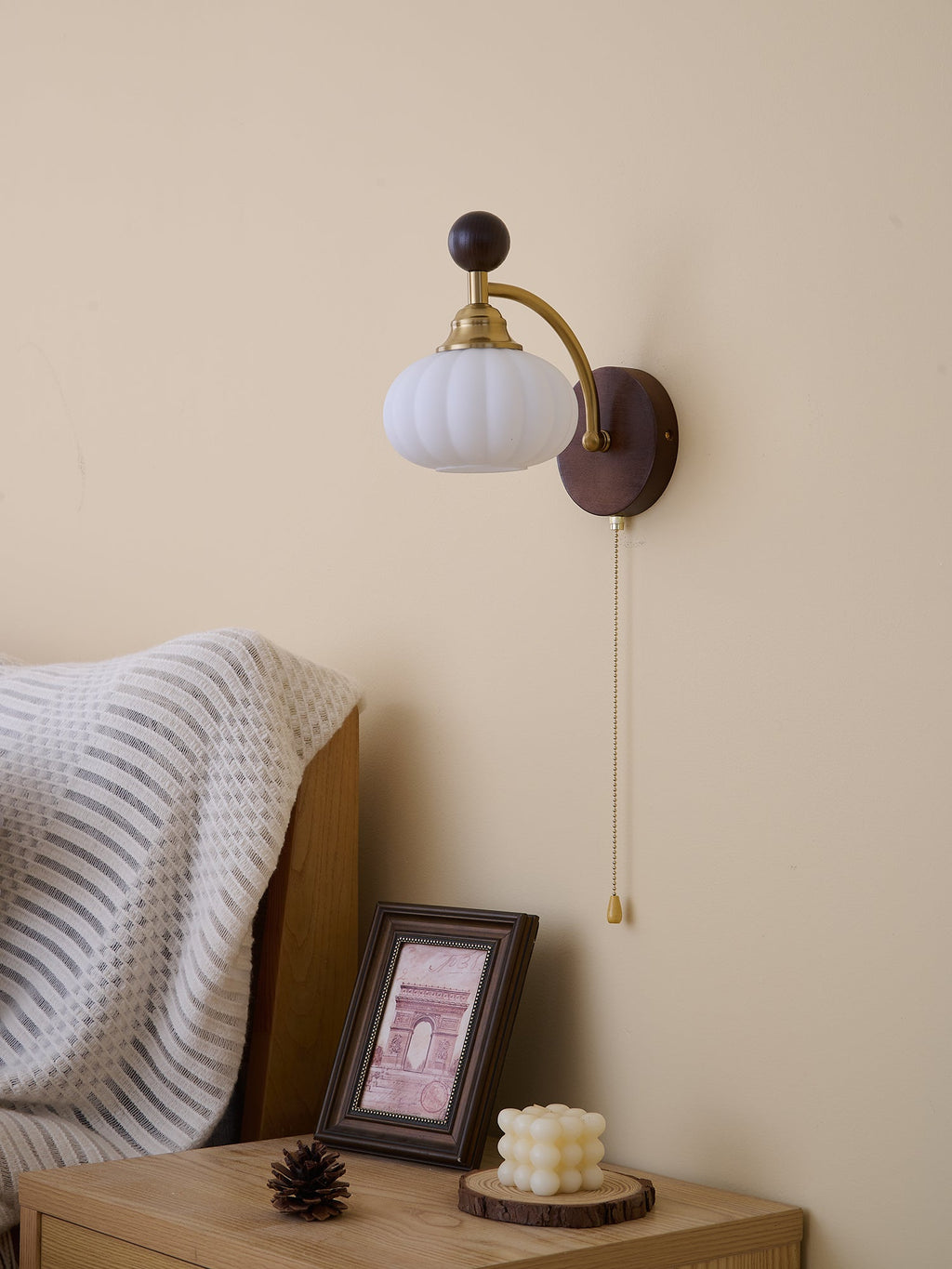 Eshae Applique Murale en Tissu et Bois Premium - Neutralighting