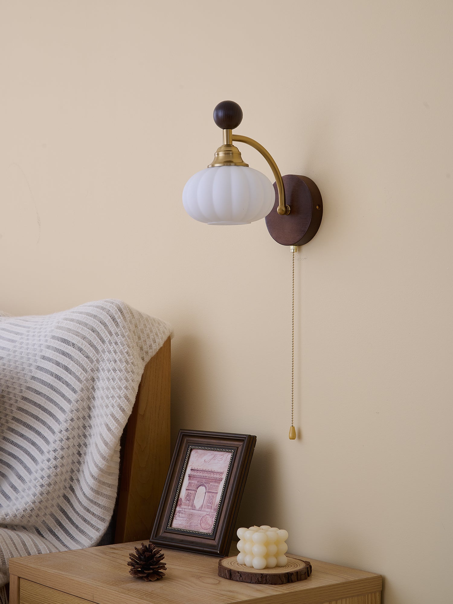 Eshae Applique Murale en Tissu et Bois Premium - Neutralighting