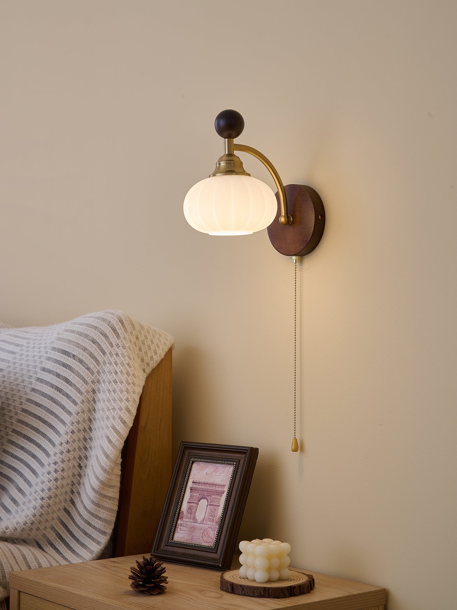 Eshae Applique Murale en Tissu et Bois Premium - Neutralighting