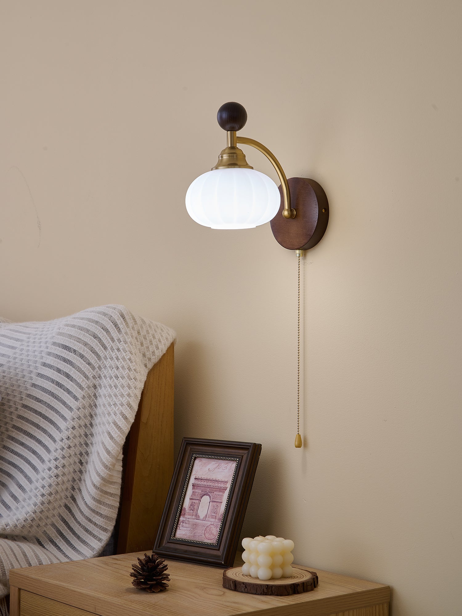 Eshae Applique Murale en Tissu et Bois Premium - Neutralighting