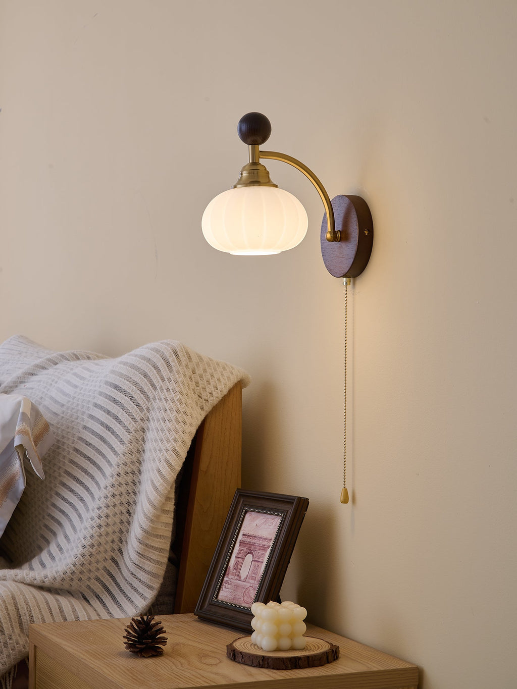 Eshae Applique Murale en Tissu et Bois Premium - Neutralighting