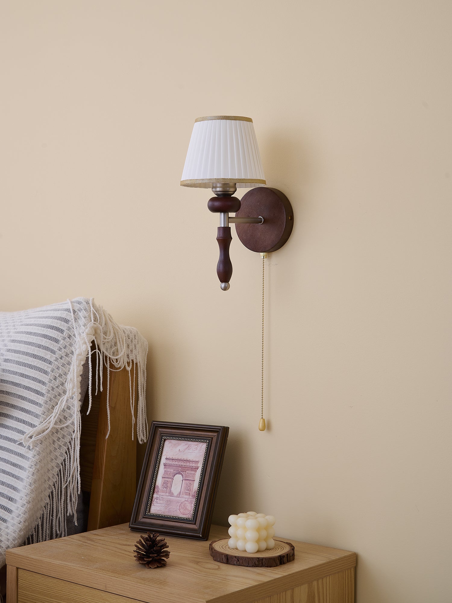 Eshae Applique Murale en Tissu et Bois Premium - Neutralighting