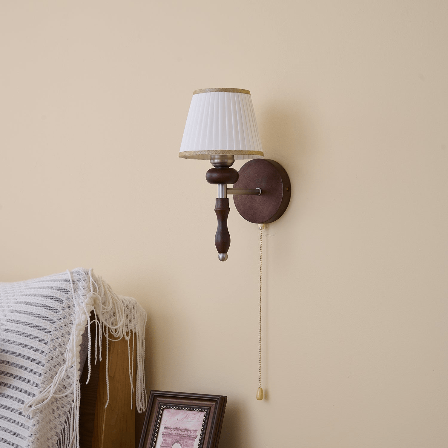 Eshae Applique Murale en Tissu et Bois Premium - Neutralighting