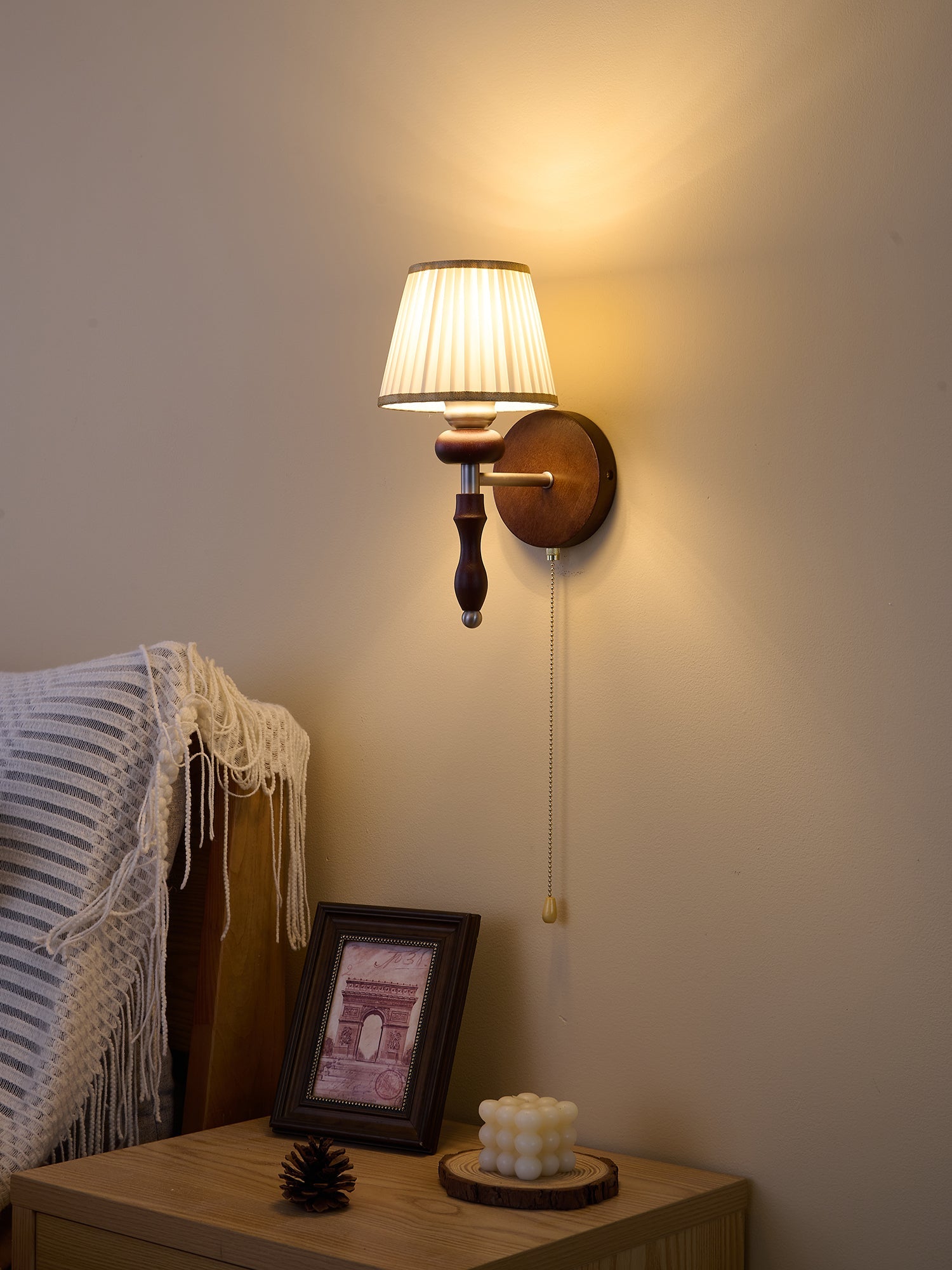 Eshae Applique Murale en Tissu et Bois Premium - Neutralighting