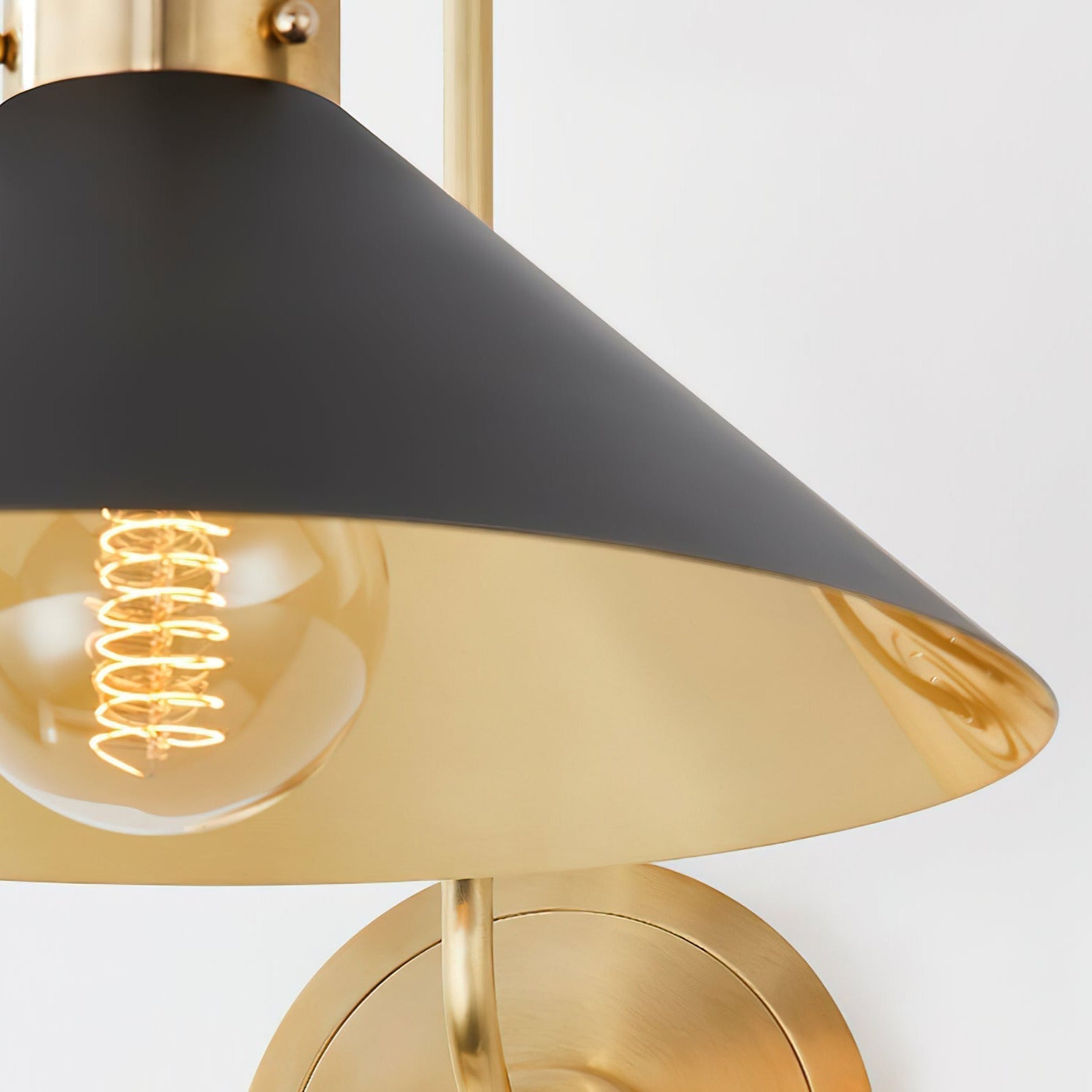 Helena Applique Murale Intérieure Vintage en Laiton - Neutralighting